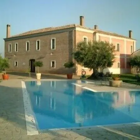 Lantgård Le Carolee Pianopoli