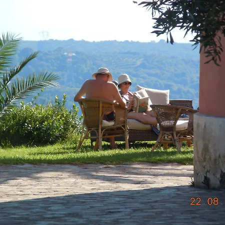 Le Carolee Farm stay *