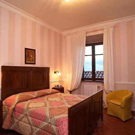 Lantgård Le Carolee *